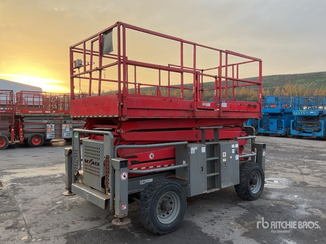 2015 Skyjack SJ8841 4x4 Diesel Scissor Lift - مرفاع مقصي: صورة 4 2015 Skyjack SJ8841 4x4 Diesel Scissor Lift - مرفاع مقصي: صورة 4