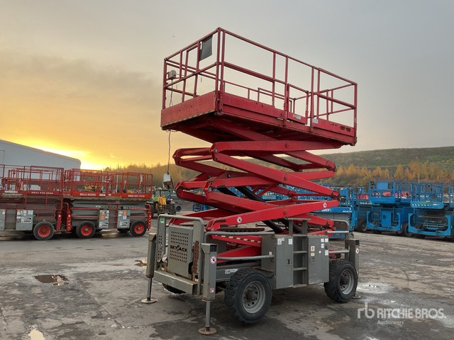 2015 Skyjack SJ8841 4x4 Diesel Scissor Lift - مرفاع مقصي: صورة 2 2015 Skyjack SJ8841 4x4 Diesel Scissor Lift - مرفاع مقصي: صورة 2