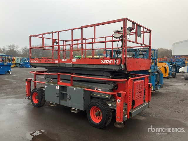 2015 Skyjack SJ9241 4x4 Diesel Scissor Lift - مرفاع مقصي: صورة 4 2015 Skyjack SJ9241 4x4 Diesel Scissor Lift - مرفاع مقصي: صورة 4