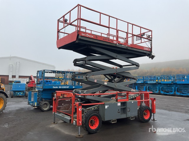 2015 Skyjack SJ9241 4x4 Diesel Scissor Lift - مرفاع مقصي: صورة 2 2015 Skyjack SJ9241 4x4 Diesel Scissor Lift - مرفاع مقصي: صورة 2