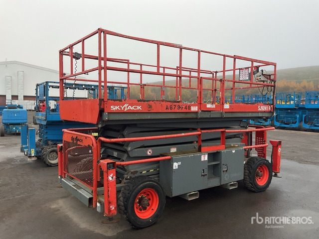 2015 Skyjack SJ9241 4x4 Diesel Scissor Lift - مرفاع مقصي: صورة 3 2015 Skyjack SJ9241 4x4 Diesel Scissor Lift - مرفاع مقصي: صورة 3