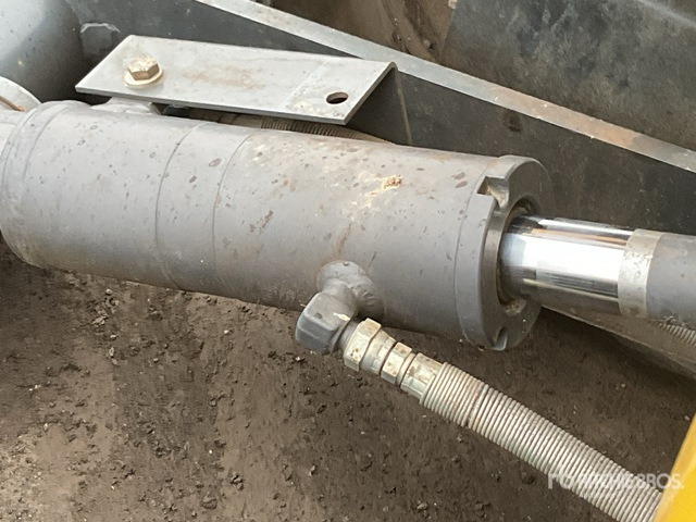 2016 Komatsu PC14-R3S Mini Excavator: <6.6t - حفار صغير: صورة 5 2016 Komatsu PC14-R3S Mini Excavator: <6.6t - حفار صغير: صورة 5