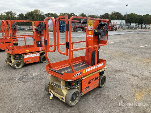 2017 JLG 1230ES Scissor Lift Vertical Mast Lift - مرفاع بصاري عمودي: صورة 2 2017 JLG 1230ES Scissor Lift Vertical Mast Lift - مرفاع بصاري عمودي: صورة 2
