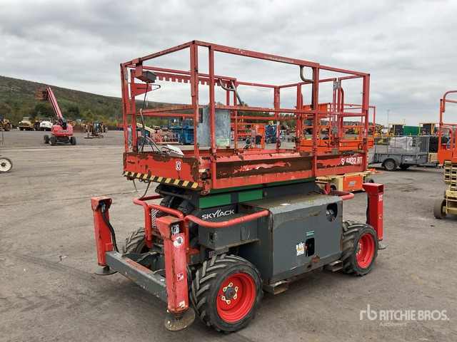 2017 Skyjack SJ6832 RT 4x4 Diesel Scissor Lift - مرفاع مقصي: صورة 2 2017 Skyjack SJ6832 RT 4x4 Diesel Scissor Lift - مرفاع مقصي: صورة 2