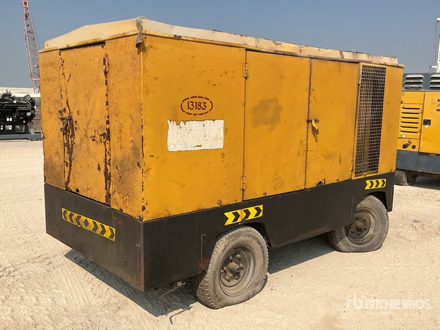1996 Atlas Copco Mobile (Inoperable) Air Compressor - ضاغط هوائي: صورة 3 1996 Atlas Copco Mobile (Inoperable) Air Compressor - ضاغط هوائي: صورة 3