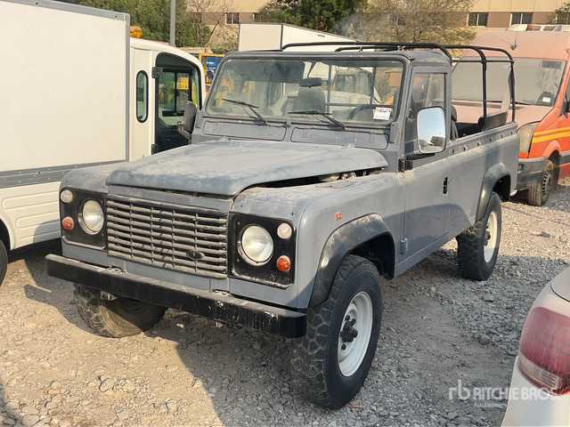 1996 Land Rover 110 4x4 (Inoperable) Pickup - شاحنة البيك أب: صورة 2 1996 Land Rover 110 4x4 (Inoperable) Pickup - شاحنة البيك أب: صورة 2