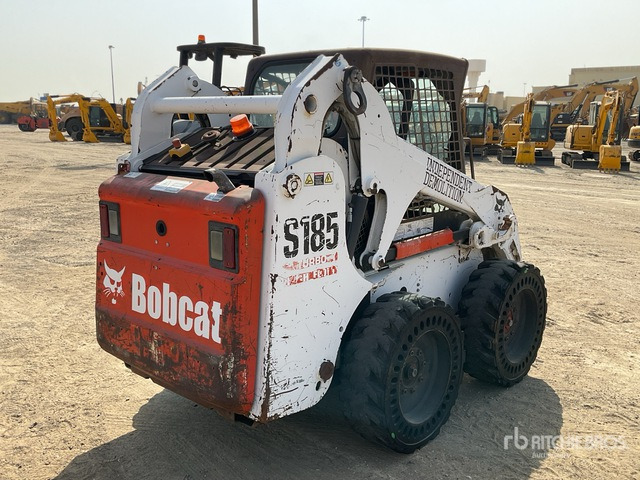 2004 Bobcat S185 - شيول صغير: صورة 3 2004 Bobcat S185 - شيول صغير: صورة 3