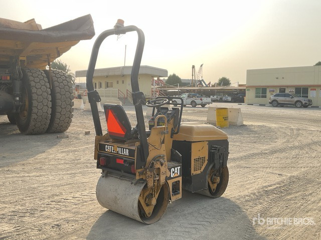 2006 Cat CB114 - مدحلة: صورة 3 2006 Cat CB114 - مدحلة: صورة 3