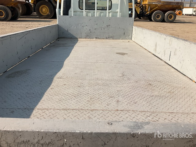 2006 Mitsubishi Canter 4x2 Flatbed Truck - شاحنات مسطحة: صورة 4 2006 Mitsubishi Canter 4x2 Flatbed Truck - شاحنات مسطحة: صورة 4