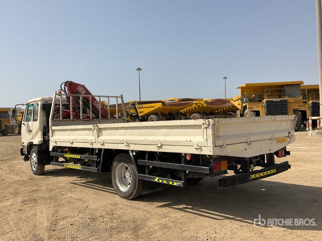 2006 Nissan MK210 2006 HMF 683K1 Knuckle Boom on 4x2 Flatbed Truck with Crane - شاحنات مسطحة, شاحنة كرين: صورة 2 2006 Nissan MK210 2006 HMF 683K1 Knuckle Boom on 4x2 Flatbed Truck with Crane - شاحنات مسطحة, شاحنة كرين: صورة 2