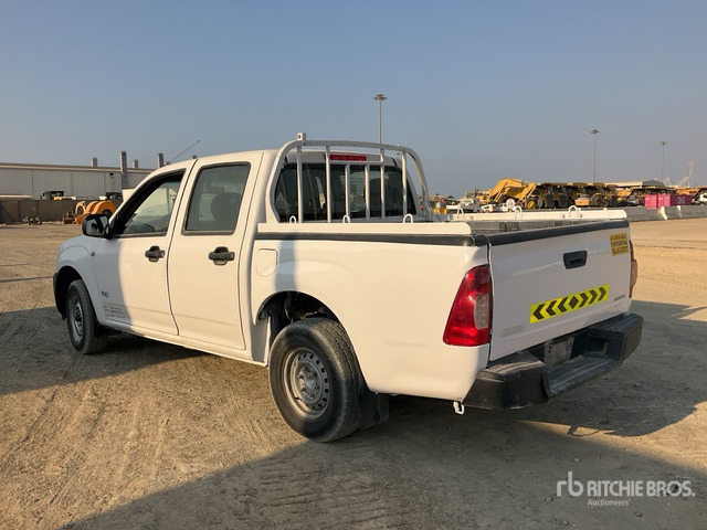2008 Isuzu D-Max 4x2 Crew Cab Pickup - شاحنة البيك أب: صورة 2 2008 Isuzu D-Max 4x2 Crew Cab Pickup - شاحنة البيك أب: صورة 2