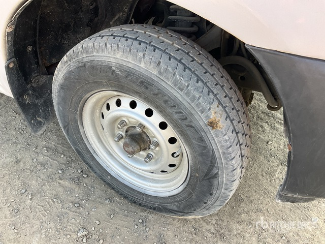 2008 Isuzu D-Max 4x2 Crew Cab Pickup - شاحنة البيك أب: صورة 4 2008 Isuzu D-Max 4x2 Crew Cab Pickup - شاحنة البيك أب: صورة 4