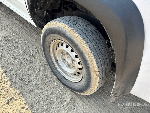 2008 Isuzu D-Max 4x2 Crew Cab Pickup - شاحنة البيك أب: صورة 5 2008 Isuzu D-Max 4x2 Crew Cab Pickup - شاحنة البيك أب: صورة 5