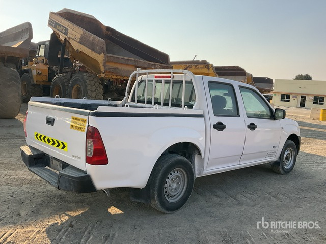2008 Isuzu D-Max 4x2 Crew Cab Pickup - شاحنة البيك أب: صورة 3 2008 Isuzu D-Max 4x2 Crew Cab Pickup - شاحنة البيك أب: صورة 3