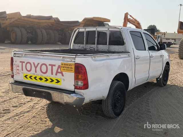 2008 Toyota Hilux 4x2 Crew Cab Pickup - شاحنة البيك أب: صورة 3 2008 Toyota Hilux 4x2 Crew Cab Pickup - شاحنة البيك أب: صورة 3