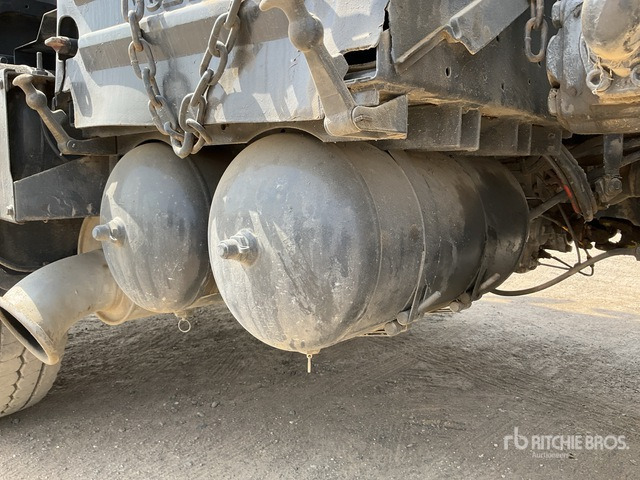 2008 Volvo FM400 6x4 20000 Liters Vacuum Tanker Truck - فراغ شاحنة: صورة 5 2008 Volvo FM400 6x4 20000 Liters Vacuum Tanker Truck - فراغ شاحنة: صورة 5
