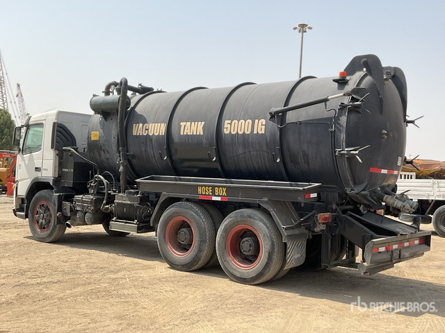 2008 Volvo FM400 6x4 20000 Liters Vacuum Tanker Truck - فراغ شاحنة: صورة 3 2008 Volvo FM400 6x4 20000 Liters Vacuum Tanker Truck - فراغ شاحنة: صورة 3