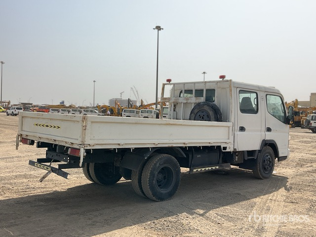 2010 Mitsubishi Canter 4x2 Crew Cab Flatbed Truck - شاحنات مسطحة: صورة 4 2010 Mitsubishi Canter 4x2 Crew Cab Flatbed Truck - شاحنات مسطحة: صورة 4