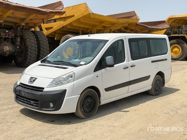 2010 Peugeot Expert Tepee - ميكروباص: صورة 2 2010 Peugeot Expert Tepee - ميكروباص: صورة 2