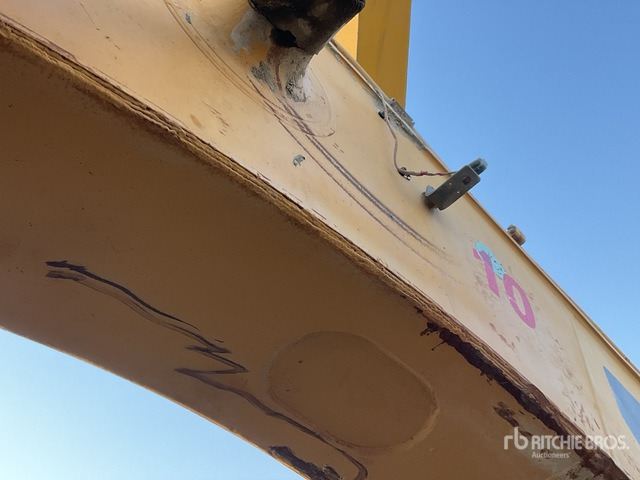 2011 Cat 374DL - حفار زاحف: صورة 5 2011 Cat 374DL - حفار زاحف: صورة 5
