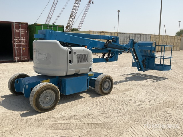 2012 Genie Z-45/25J 2WD Diesel Articulating Boom Lift - مرفاع مفصلي: صورة 4 2012 Genie Z-45/25J 2WD Diesel Articulating Boom Lift - مرفاع مفصلي: صورة 4