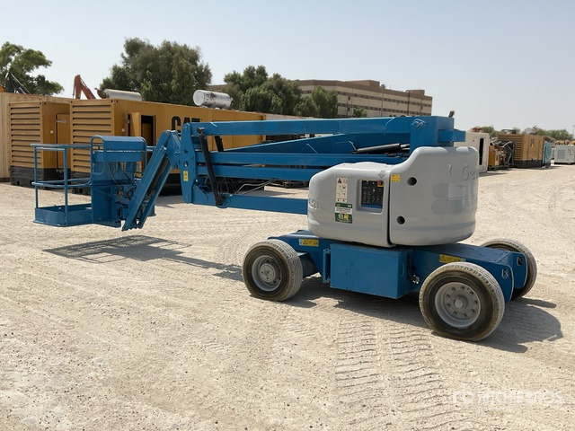 2012 Genie Z-45/25J 2WD Diesel Articulating Boom Lift - مرفاع مفصلي: صورة 3 2012 Genie Z-45/25J 2WD Diesel Articulating Boom Lift - مرفاع مفصلي: صورة 3