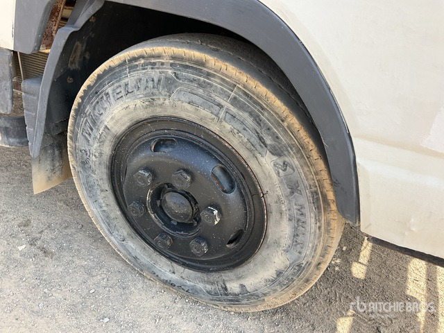 2012 Mitsubishi Canter 4x2 Crew Cab Flatbed Truck - شاحنات مسطحة: صورة 5 2012 Mitsubishi Canter 4x2 Crew Cab Flatbed Truck - شاحنات مسطحة: صورة 5