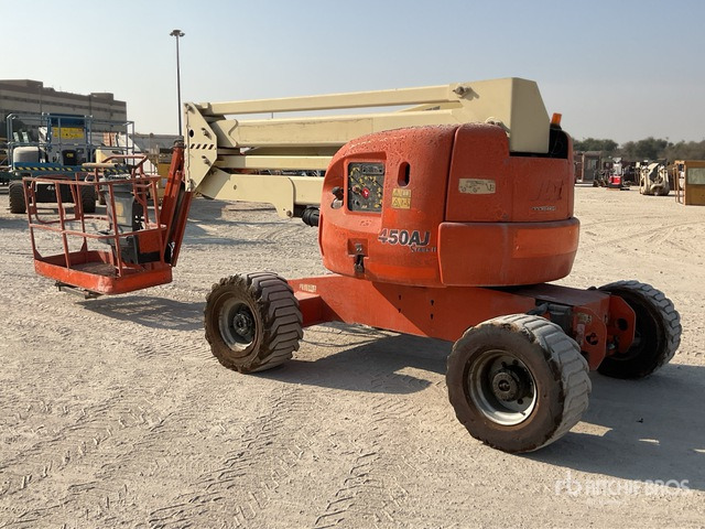 2013 JLG 450AJ 4WD Diesel Articulating Boom Lift - مرفاع مفصلي: صورة 2 2013 JLG 450AJ 4WD Diesel Articulating Boom Lift - مرفاع مفصلي: صورة 2