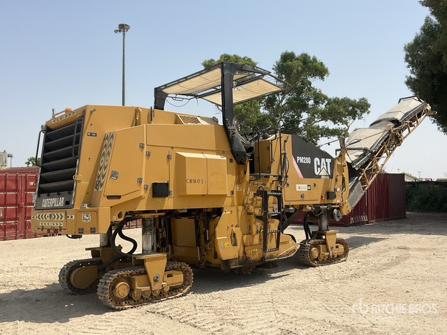 2014 Cat PM-200 Tracked Cold Planer - ماكينة الكشط على البارد: صورة 3 2014 Cat PM-200 Tracked Cold Planer - ماكينة الكشط على البارد: صورة 3