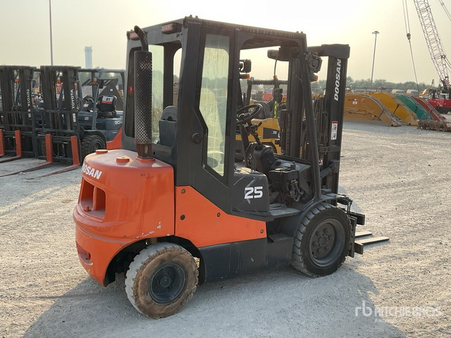 2014 Doosan D25S-2 2.5 ton Forklift - رافعة شوكية ديزل: صورة 4 2014 Doosan D25S-2 2.5 ton Forklift - رافعة شوكية ديزل: صورة 4