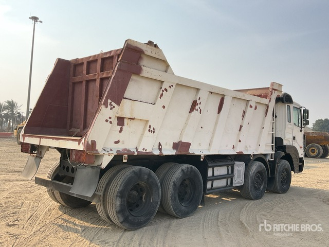 2014 Hyundai HD370 8x4 Twin-Steer Tri/A Dump Truck - شاحنة قلاب: صورة 3 2014 Hyundai HD370 8x4 Twin-Steer Tri/A Dump Truck - شاحنة قلاب: صورة 3
