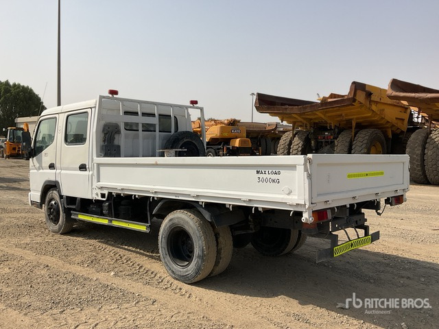 2014 Mitsubishi Canter 4x2 Crew Cab Flatbed Truck - شاحنات مسطحة: صورة 3 2014 Mitsubishi Canter 4x2 Crew Cab Flatbed Truck - شاحنات مسطحة: صورة 3