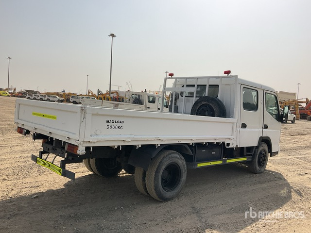 2014 Mitsubishi Canter 4x2 Crew Cab Flatbed Truck - شاحنات مسطحة: صورة 4 2014 Mitsubishi Canter 4x2 Crew Cab Flatbed Truck - شاحنات مسطحة: صورة 4