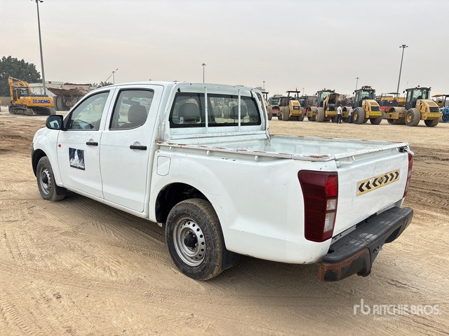 2015 Isuzu D-Max 4x2 Crew Cab Pickup - شاحنة البيك أب: صورة 2 2015 Isuzu D-Max 4x2 Crew Cab Pickup - شاحنة البيك أب: صورة 2