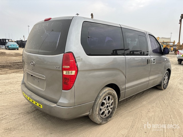 2016 Hyundai H1 Starex 4x2 5-Seat Bus - حافلة: صورة 3 2016 Hyundai H1 Starex 4x2 5-Seat Bus - حافلة: صورة 3