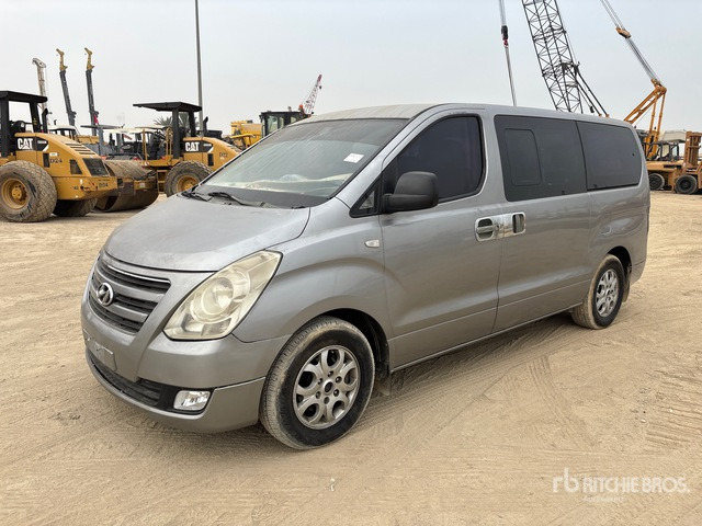 2016 Hyundai H1 Starex 4x2 5-Seat Bus - حافلة: صورة 1 2016 Hyundai H1 Starex 4x2 5-Seat Bus - حافلة: صورة 1