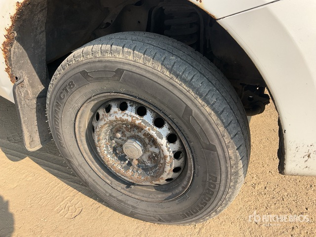 2016 Mitsubishi L200 4x4 Crew Cab Pickup - شاحنة البيك أب: صورة 5 2016 Mitsubishi L200 4x4 Crew Cab Pickup - شاحنة البيك أب: صورة 5