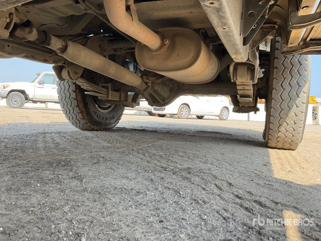 2016 Toyota Land Cruiser 76R 4x4 SUV - سيارة دفع رباعي: صورة 5 2016 Toyota Land Cruiser 76R 4x4 SUV - سيارة دفع رباعي: صورة 5