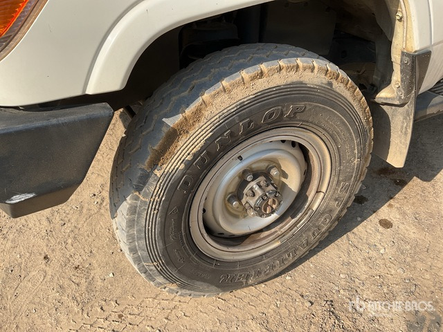 2016 Toyota Land Cruiser 76R 4x4 SUV - سيارة دفع رباعي: صورة 4 2016 Toyota Land Cruiser 76R 4x4 SUV - سيارة دفع رباعي: صورة 4