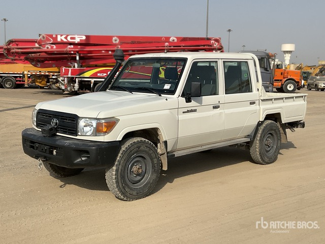 2016 Toyota Land Cruiser 79L 4x4 Crew Cab Pickup - شاحنة البيك أب: صورة 1 2016 Toyota Land Cruiser 79L 4x4 Crew Cab Pickup - شاحنة البيك أب: صورة 1
