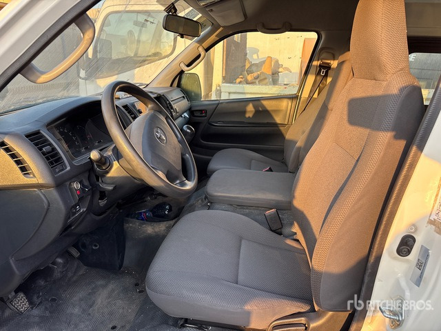 2018 Toyota Hiace 4x2 16-Seat Mini Bus - حافلة: صورة 4 2018 Toyota Hiace 4x2 16-Seat Mini Bus - حافلة: صورة 4
