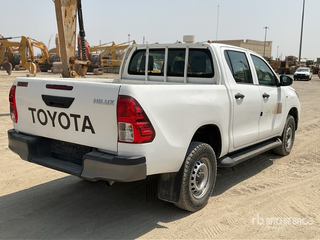 2018 Toyota Hilux 4x4 Crew Cab Pickup - شاحنة البيك أب: صورة 4 2018 Toyota Hilux 4x4 Crew Cab Pickup - شاحنة البيك أب: صورة 4