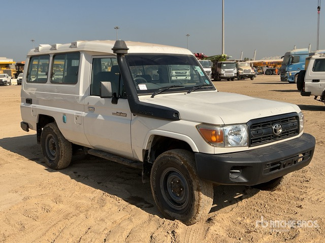 2018 Toyota Land Cruiser 78R 4x4 SUV - سيارة دفع رباعي: صورة 1 2018 Toyota Land Cruiser 78R 4x4 SUV - سيارة دفع رباعي: صورة 1