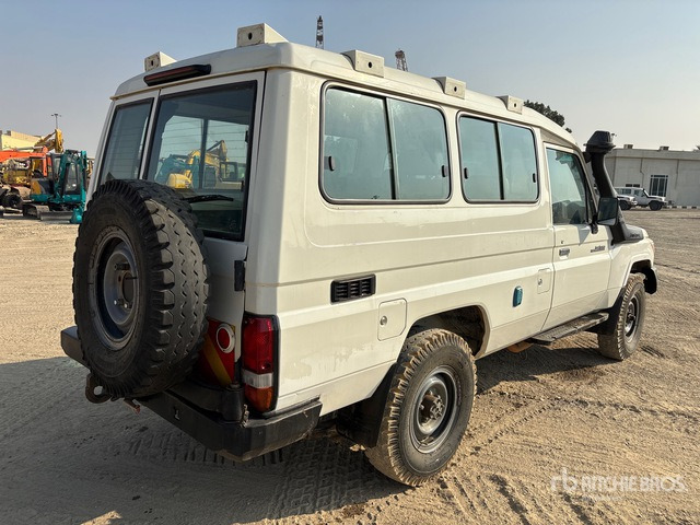 2018 Toyota Land Cruiser 78R 4x4 SUV - سيارة دفع رباعي: صورة 3 2018 Toyota Land Cruiser 78R 4x4 SUV - سيارة دفع رباعي: صورة 3