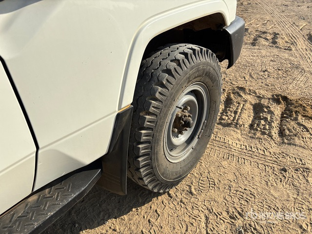 2018 Toyota Land Cruiser 78R 4x4 SUV - سيارة دفع رباعي: صورة 4 2018 Toyota Land Cruiser 78R 4x4 SUV - سيارة دفع رباعي: صورة 4