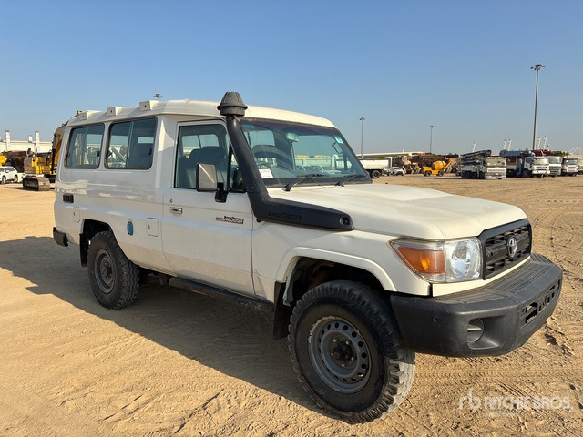 2018 Toyota Land Cruiser 78R 4x4 SUV - سيارة دفع رباعي: صورة 1 2018 Toyota Land Cruiser 78R 4x4 SUV - سيارة دفع رباعي: صورة 1