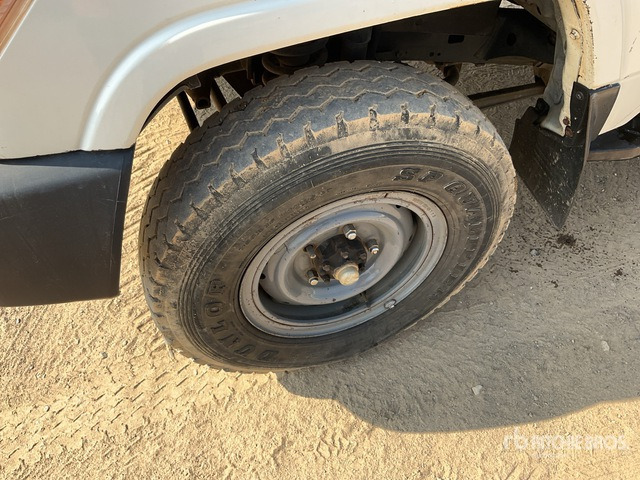 2018 Toyota Land Cruiser 78R 4x4 SUV - سيارة دفع رباعي: صورة 4 2018 Toyota Land Cruiser 78R 4x4 SUV - سيارة دفع رباعي: صورة 4