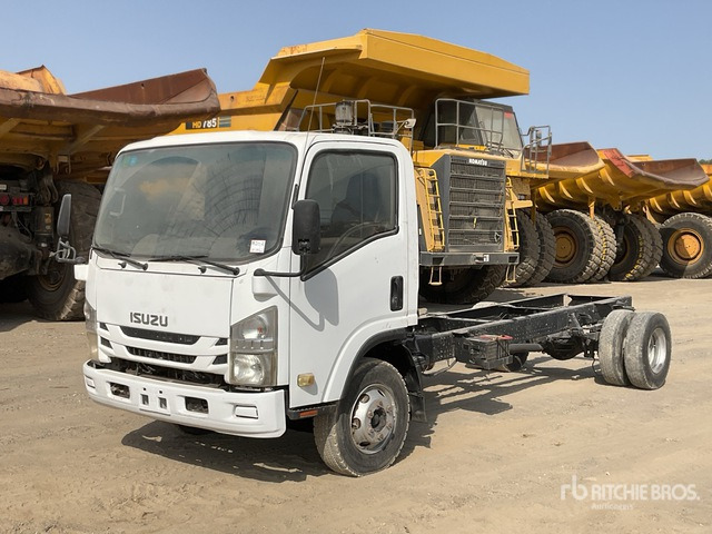 2019 Isuzu NPR 4x2 Cab and Chassis - شاحنة بهيكل معدني للمقصورة: صورة 2 2019 Isuzu NPR 4x2 Cab and Chassis - شاحنة بهيكل معدني للمقصورة: صورة 2