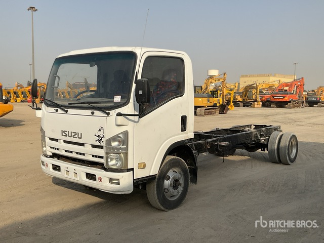 2019 Isuzu NPR 4x2 Cab and Chassis - شاحنة بهيكل معدني للمقصورة: صورة 2 2019 Isuzu NPR 4x2 Cab and Chassis - شاحنة بهيكل معدني للمقصورة: صورة 2