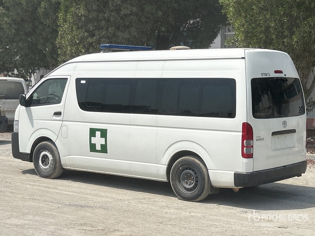 2022 Toyota Hiace High Roof 4x2 Ambulance - سيارة إسعاف: صورة 3 2022 Toyota Hiace High Roof 4x2 Ambulance - سيارة إسعاف: صورة 3